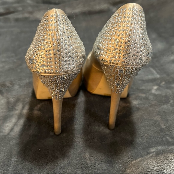 Aldo Heel - Picture 5 of 5